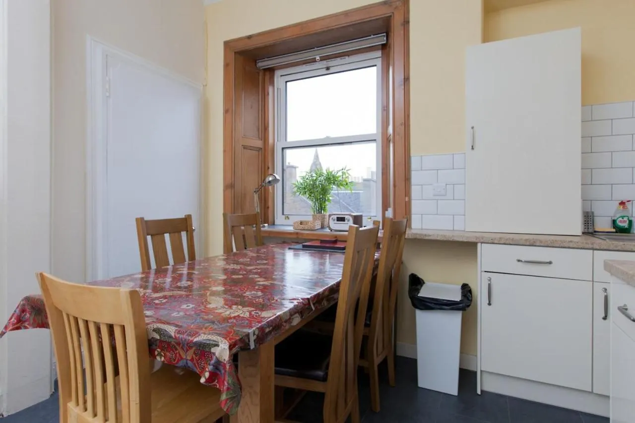 Elegant Traditional Edinburgh City Centre Flat דירה