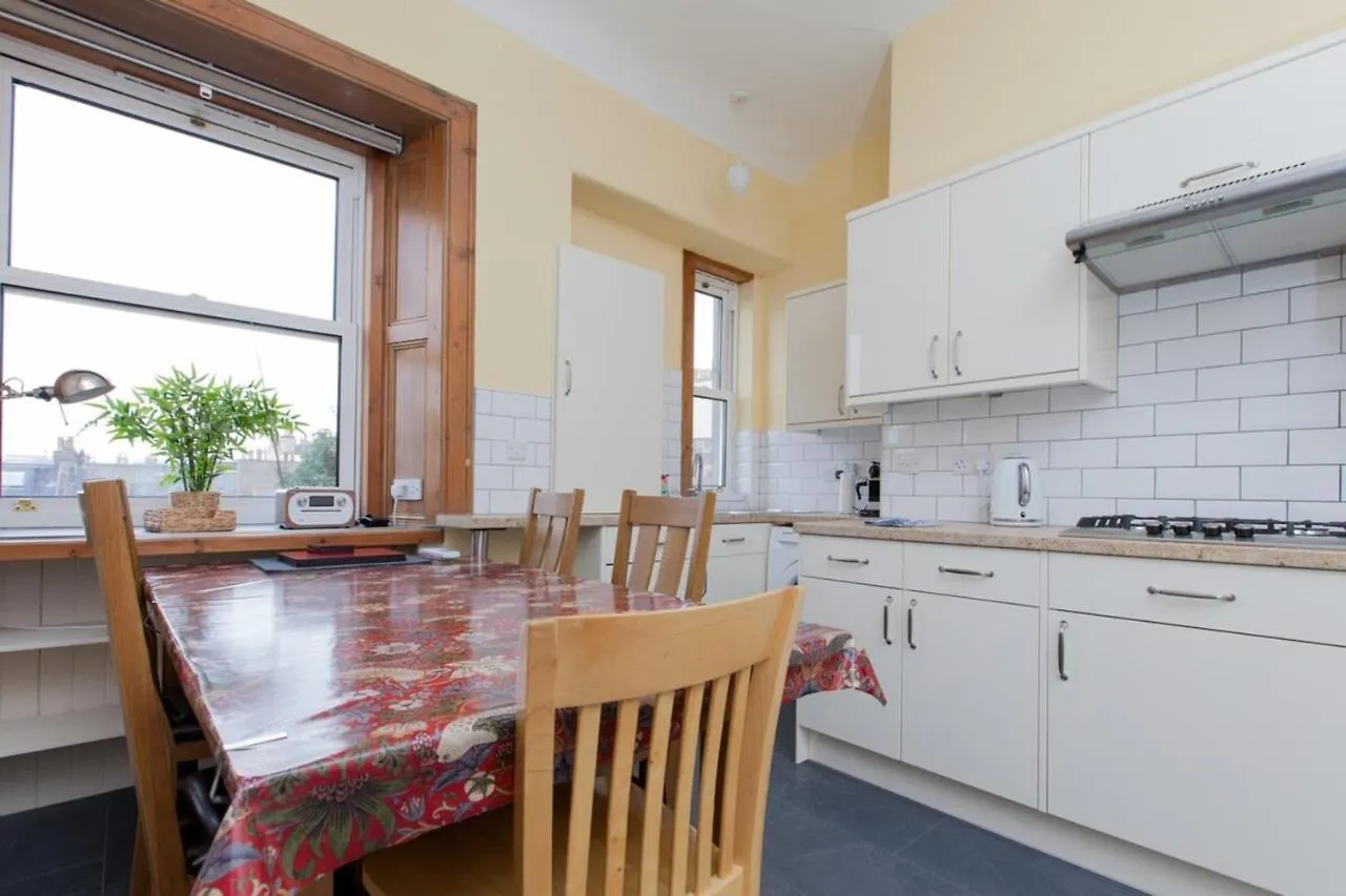 Elegant Traditional Edinburgh City Centre Flat דירה